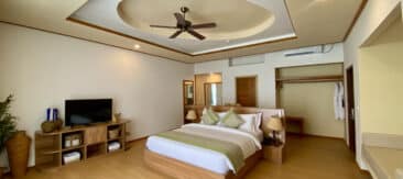 Brennia-Kottefaru-Deluxe-Water-Villa-Indoor-_1_